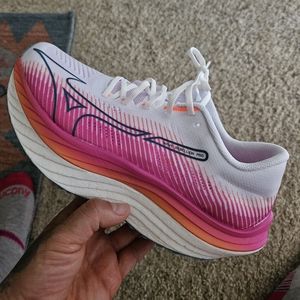 Mizuno Women's White and Pink Running Shoes